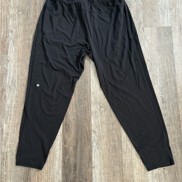 Lululemon ‘On the Mat’ Pant 28” Inseam - Picture 3 of 3